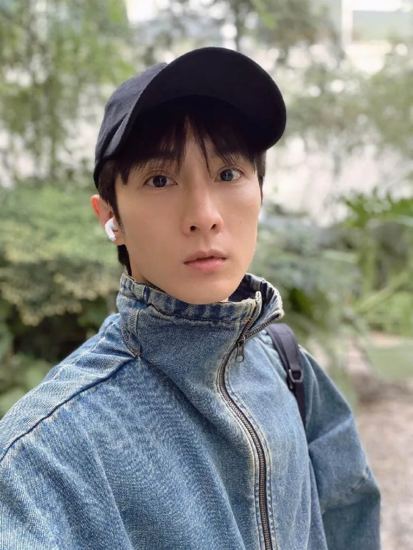44歲男星公開認愛男友！同框慶生甜喊：謝謝你一路陪伴 第 1 張