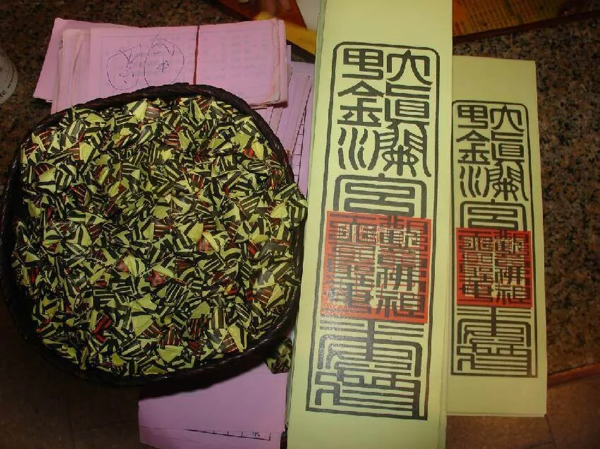 大甲鎮瀾宮天公爐突三度自響!媽祖抽出黑籤 預言這2地恐成下個震央 第 2 張